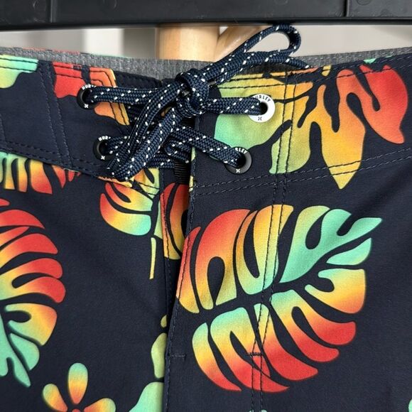 NWT Hurley Board Shorts Swim Phantom Quick Dry 4 Way Stretch Tropical Black 32 - Picture 7 of 13